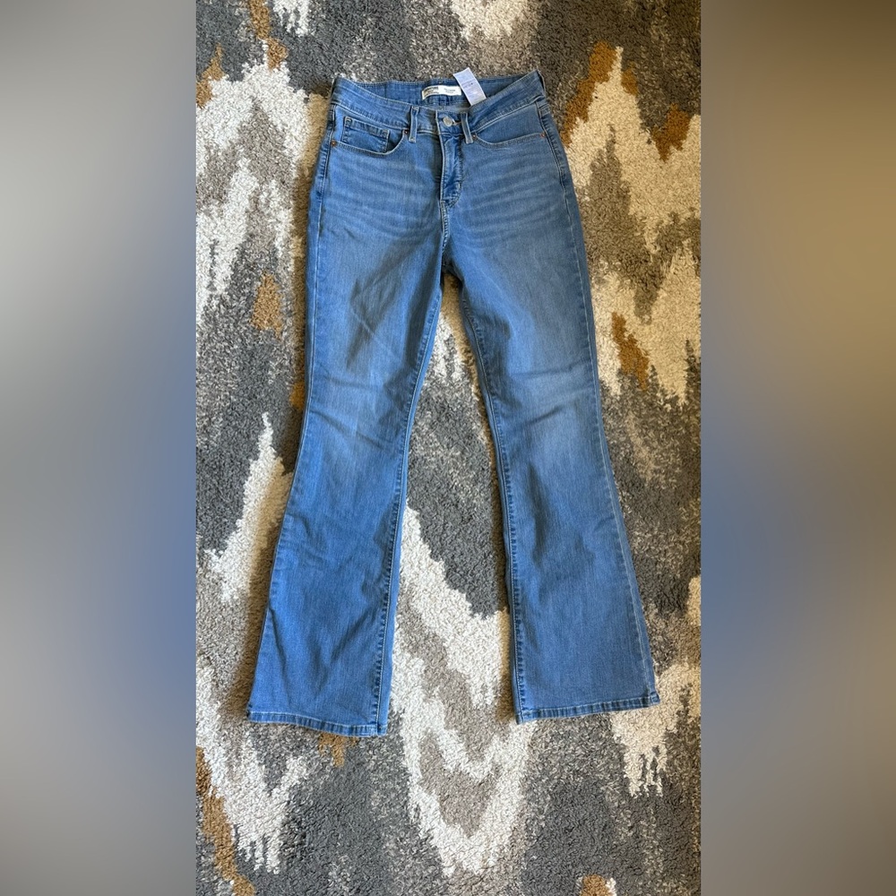 Levi’s light wash boot cut